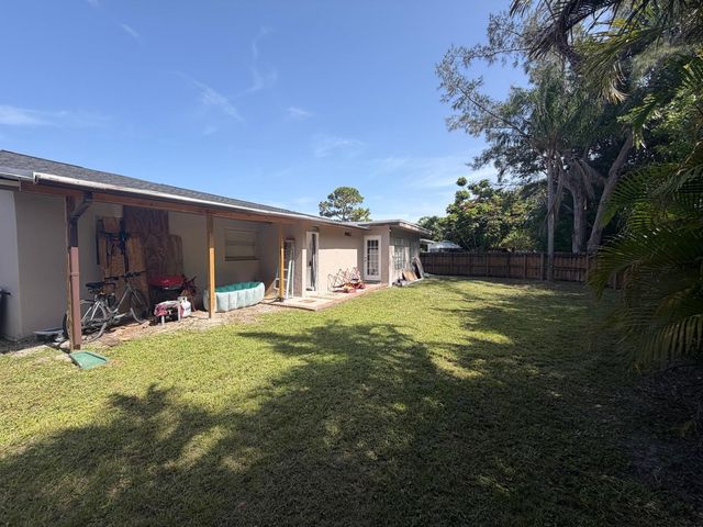 10241 Sleepy Brook Way, Boca Raton, FL 33428