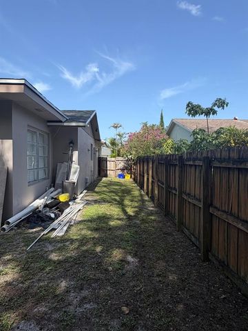 10241 Sleepy Brook Way, Boca Raton, FL 33428