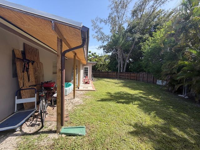 10241 Sleepy Brook Way, Boca Raton, FL 33428