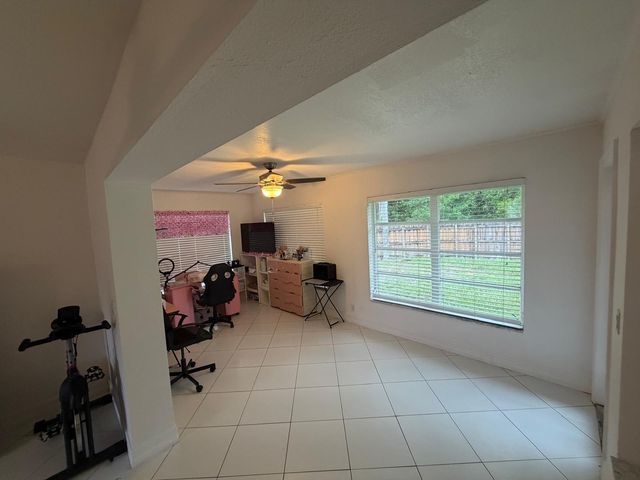 10241 Sleepy Brook Way, Boca Raton, FL 33428