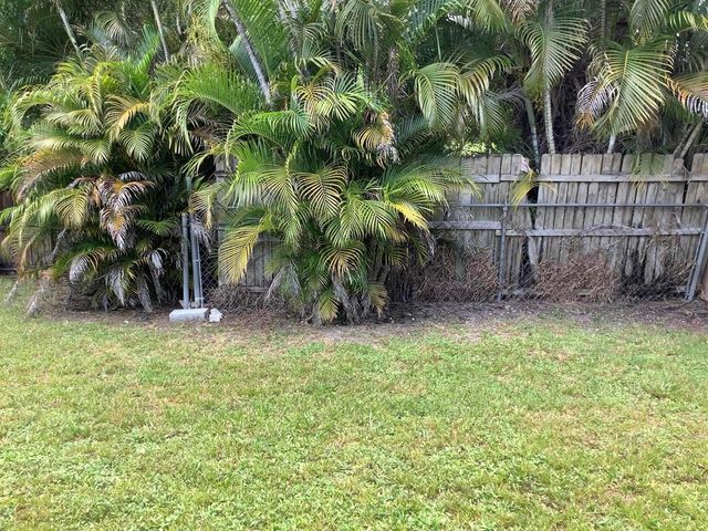 10241 Sleepy Brook Way, Boca Raton, FL 33428