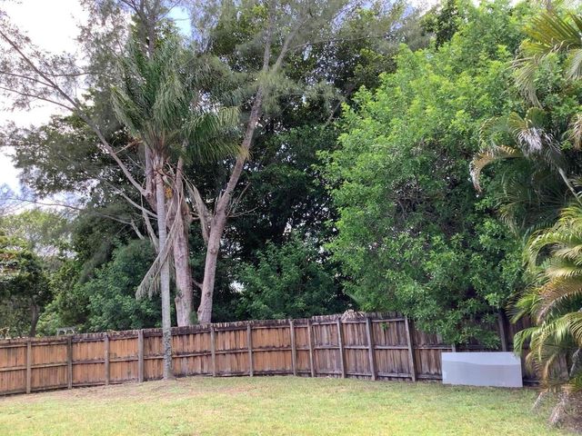 10241 Sleepy Brook Way, Boca Raton, FL 33428