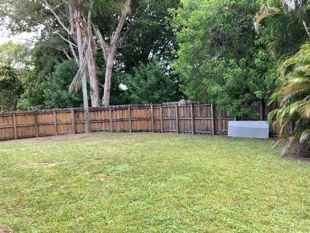 10241 Sleepy Brook Way, Boca Raton, FL 33428