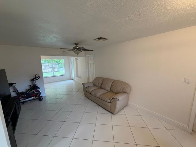10241 Sleepy Brook Way, Boca Raton, FL 33428