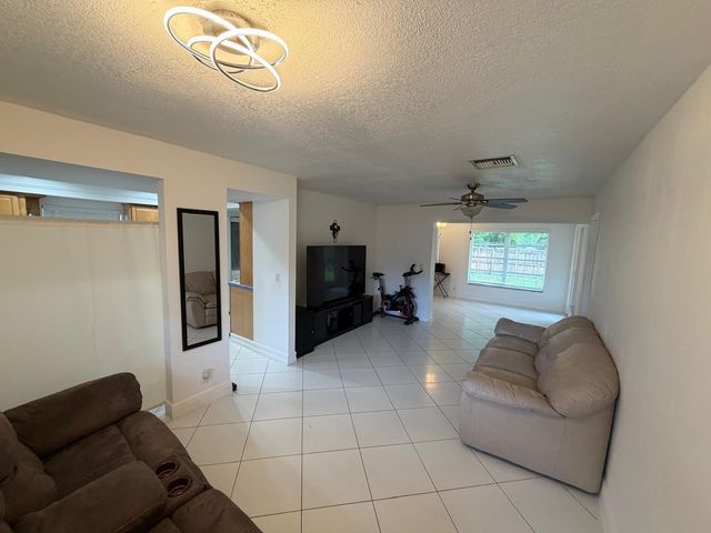 10241 Sleepy Brook Way, Boca Raton, FL 33428