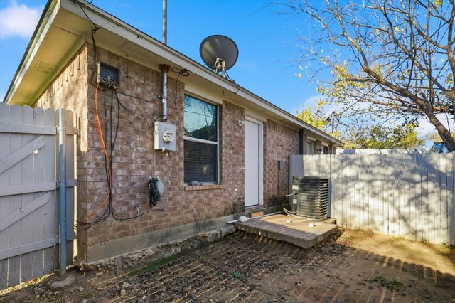 2900 NW 29 th Street, Fort Worth, TX 76106