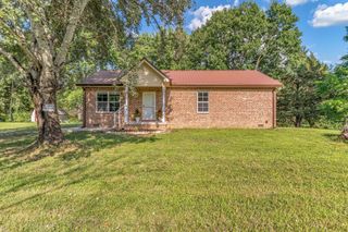 9127 Crestview Dr, Bon Aqua, TN 37025