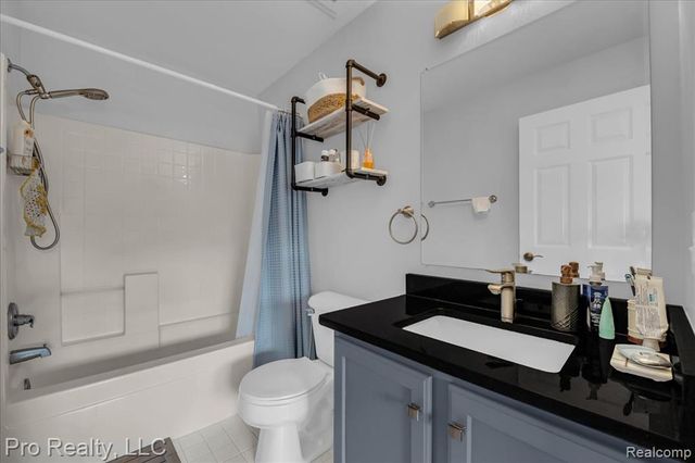 2778 Barclay Way, Ann Arbor, MI 48105