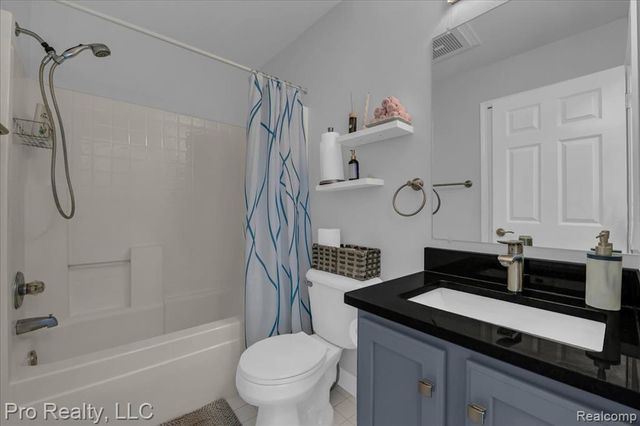 2778 Barclay Way, Ann Arbor, MI 48105