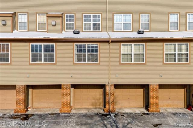 2778 Barclay Way, Ann Arbor, MI 48105