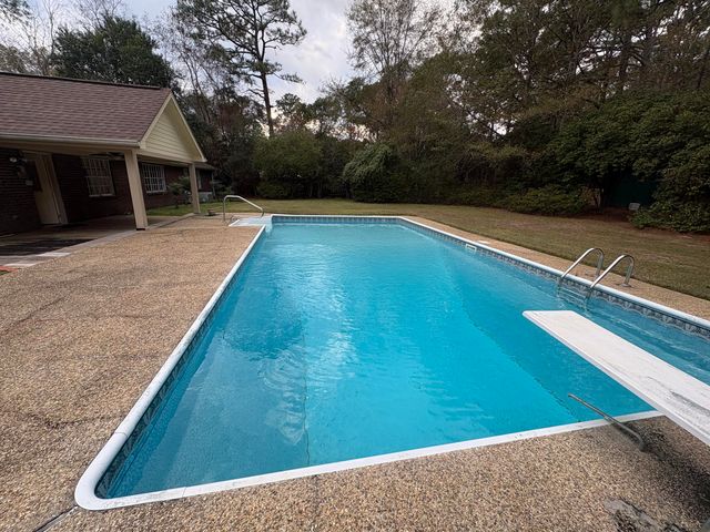 84 Fair Lake Dr., Hattiesburg, MS 39402