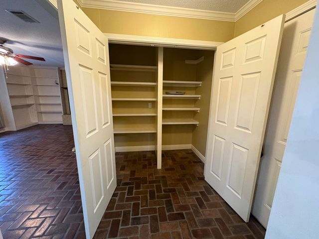 84 Fair Lake Dr., Hattiesburg, MS 39402