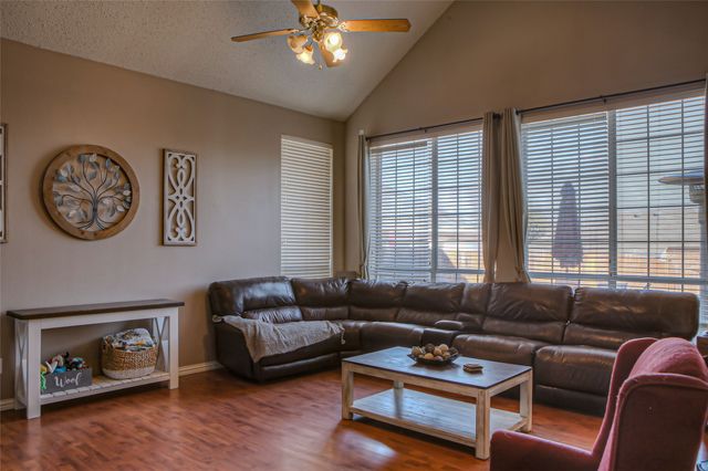 4633 Tanque Drive, Fort Worth, TX 76137