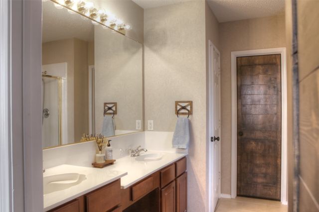 4633 Tanque Drive, Fort Worth, TX 76137