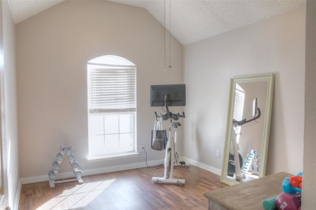 4633 Tanque Drive, Fort Worth, TX 76137