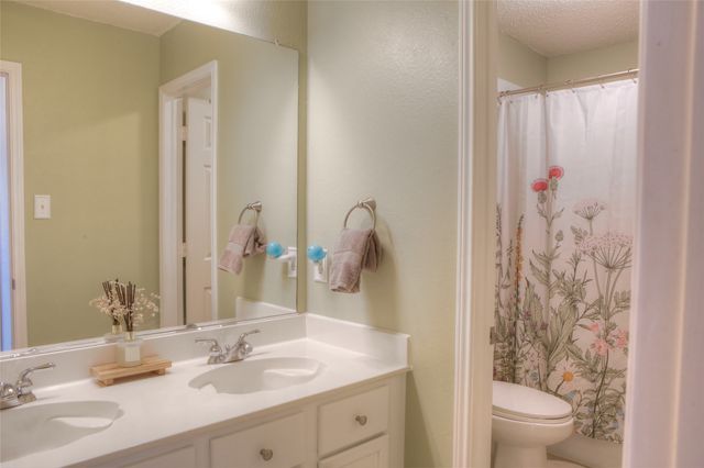 4633 Tanque Drive, Fort Worth, TX 76137