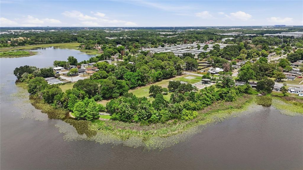 Image 22 of property listing at 1401 RADLEIGH PLACE, Orlando, FL 32808