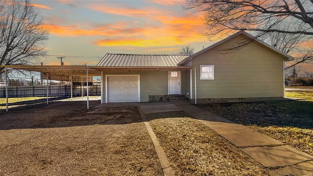 415 Colorado Avenue, Graham, TX 76450