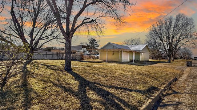 415 Colorado Avenue, Graham, TX 76450