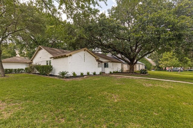 10903 Holly Springs Drive, Houston, TX 77042
