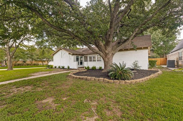 10903 Holly Springs Drive, Houston, TX 77042
