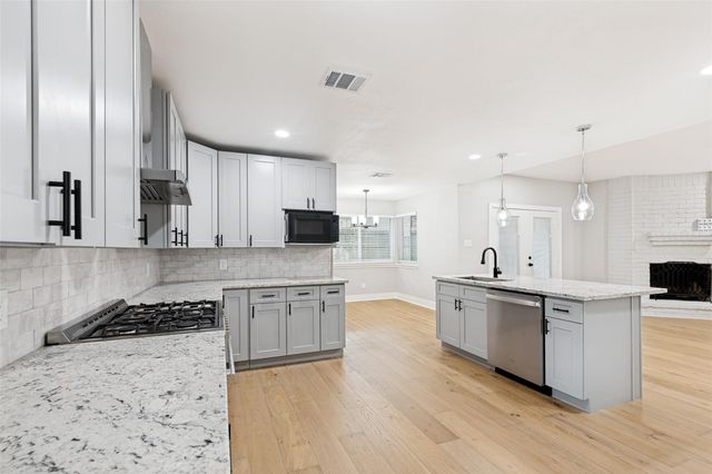 10903 Holly Springs Drive, Houston, TX 77042
