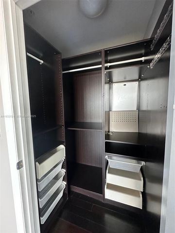 90 SW 3rd St 2207, Miami, FL 33130