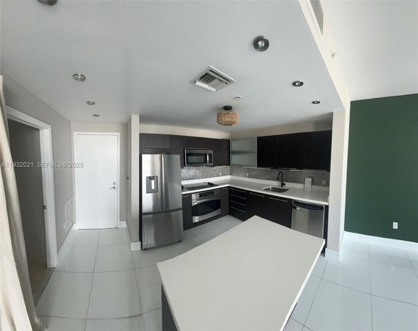 90 SW 3rd St 2207, Miami, FL 33130