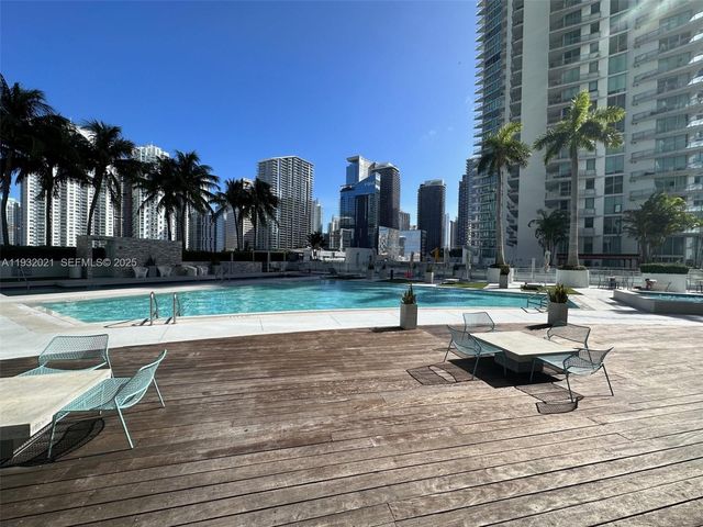 90 SW 3rd St 2207, Miami, FL 33130