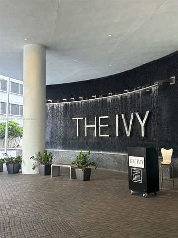 90 SW 3rd St 2207, Miami, FL 33130