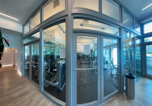 90 SW 3rd St 2207, Miami, FL 33130