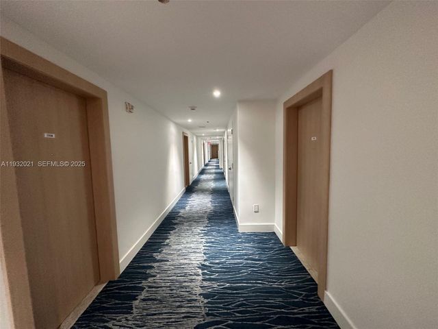 90 SW 3rd St 2207, Miami, FL 33130