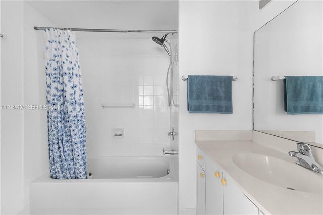 1621 Bay Rd 1202, Miami Beach, FL 33139