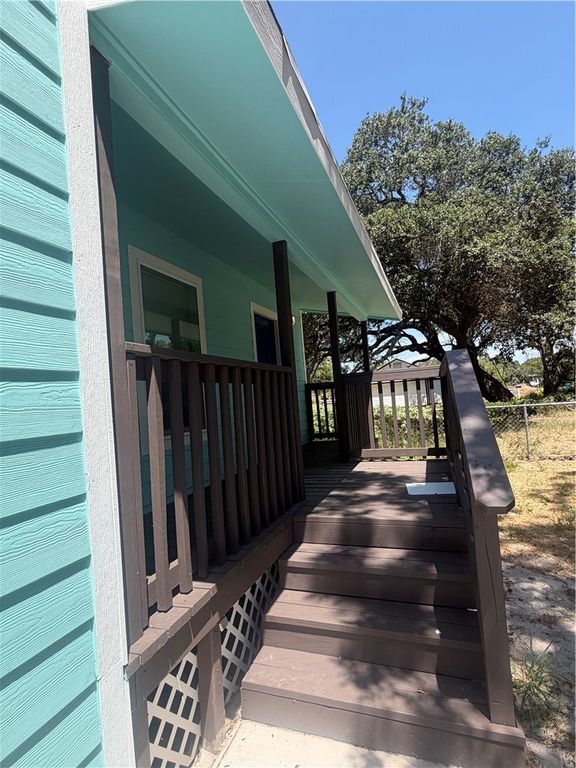 734 S Rife St, Aransas Pass, TX 78336 — photo 5