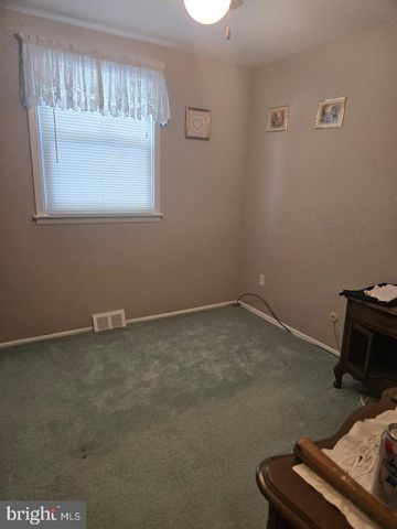 15150 CARTER RD N, Philadelphia, PA 19116