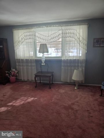 15150 CARTER RD N, Philadelphia, PA 19116