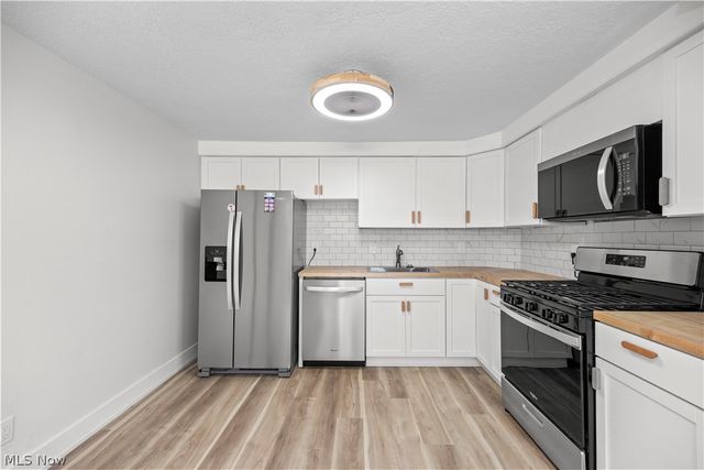 9868 Ridgewood Drive, Twinsburg, OH 44087