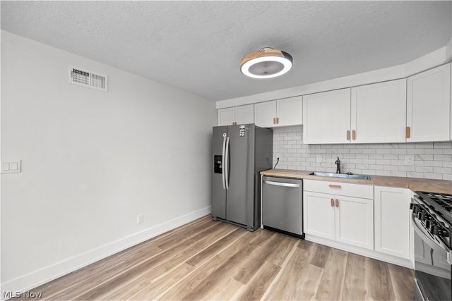 9868 Ridgewood Drive, Twinsburg, OH 44087