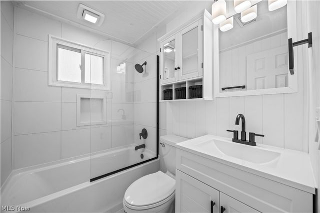 9868 Ridgewood Drive, Twinsburg, OH 44087