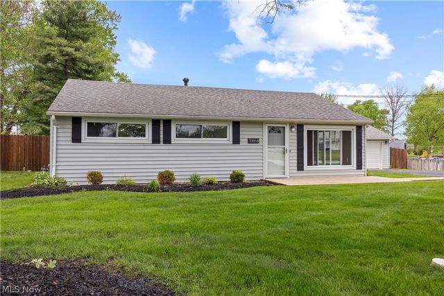 9868 Ridgewood Drive, Twinsburg, OH 44087