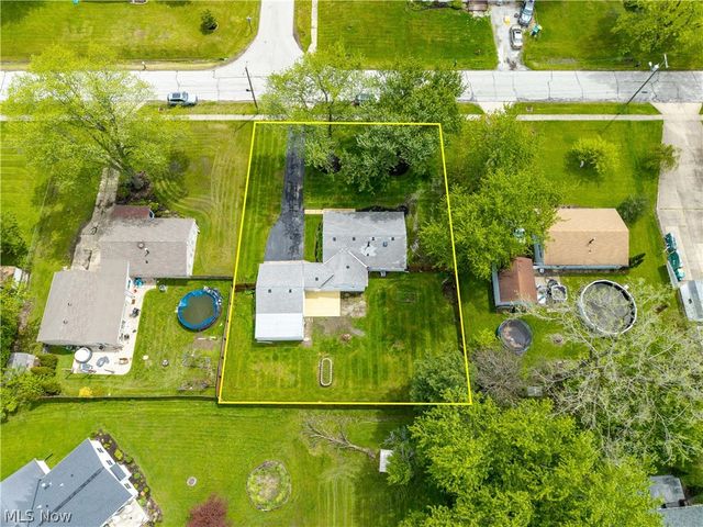 9868 Ridgewood Drive, Twinsburg, OH 44087