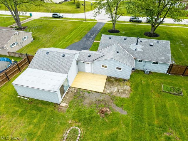 9868 Ridgewood Drive, Twinsburg, OH 44087