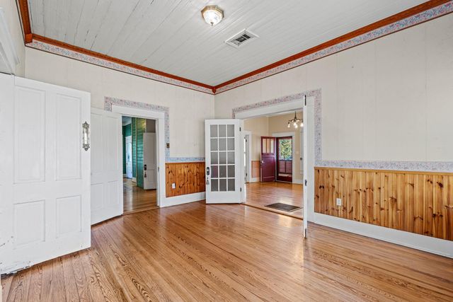 110 W Pecan ST, Hutto, TX 78634