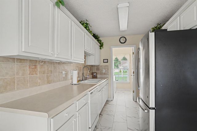 668 Wintercreeper Dr., Longs, SC 29568