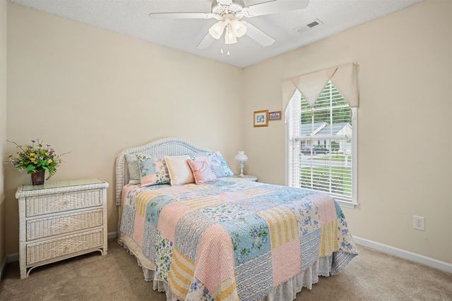 668 Wintercreeper Dr., Longs, SC 29568