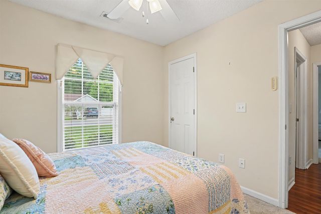 668 Wintercreeper Dr., Longs, SC 29568