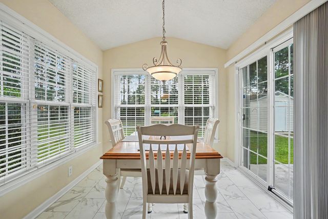 668 Wintercreeper Dr., Longs, SC 29568