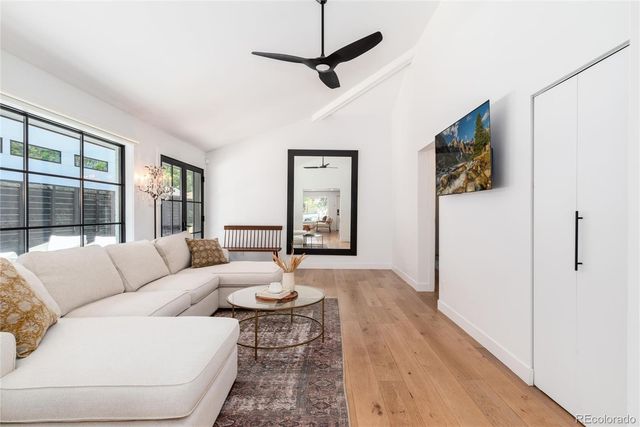 1065 S Monroe Street, Denver, CO 80209