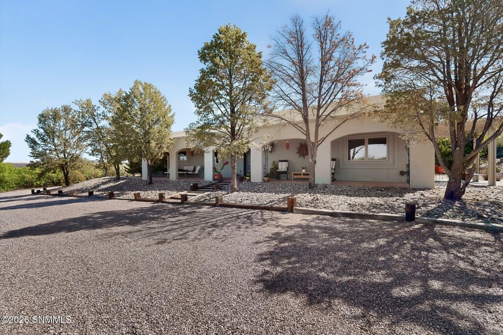 4537 Mockingbird Street, Las Cruces, NM 88011