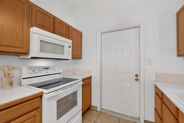 18 Timothy Court, Los Lunas, NM 87031